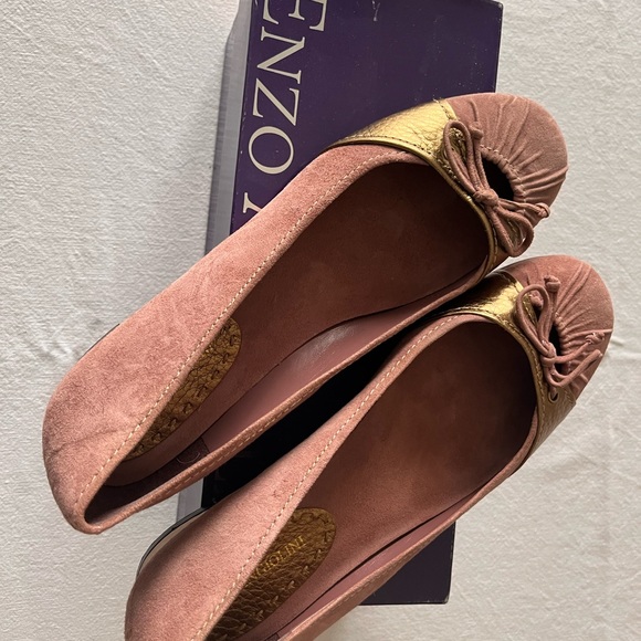 Pink suede ballet flats with bronze leather details by Enzo. Size 8. Unworn. - Picture 3 of 3